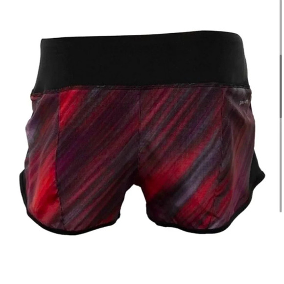 - NIKE WOMENS LIGHT STREAK CREW
PRINTED DRY FIT REFLECTIVE RUNNING
SHORTS SIZE M - Picture 2 of 11